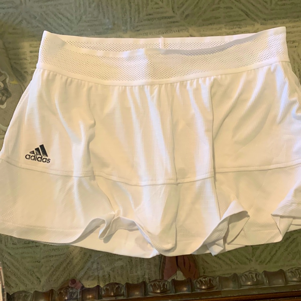 Adidas XL White pickleball/tennis skorts